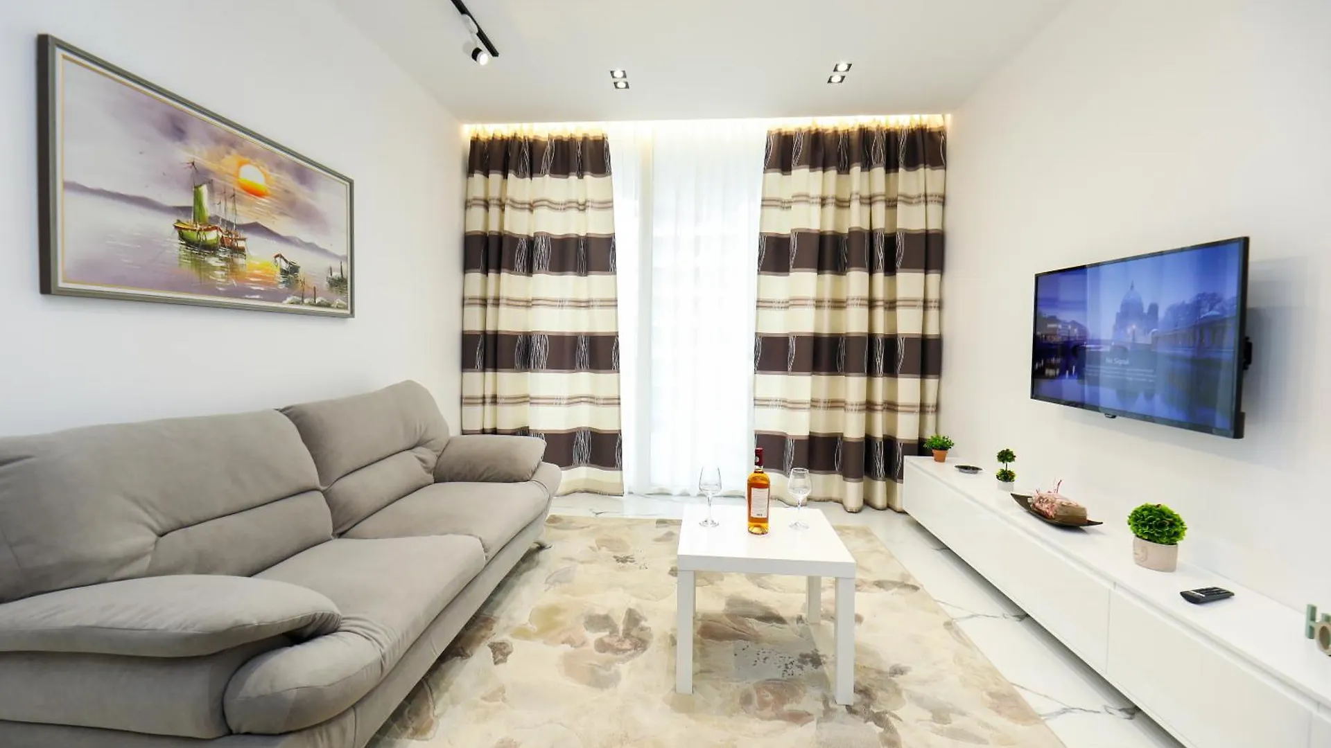 Tesi Apartment Vlore 0*,  Albania